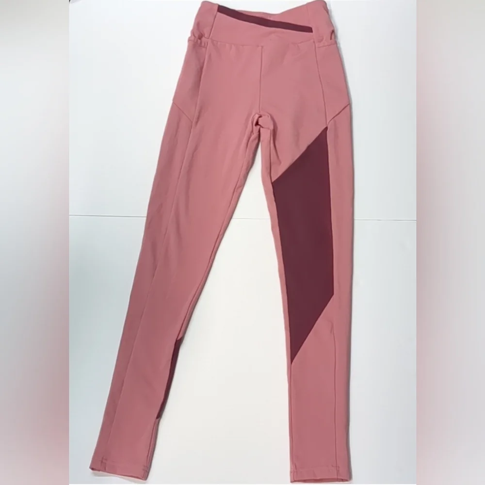 Gymshark Rose and Maroon Workout Set - Picture 9 of 9